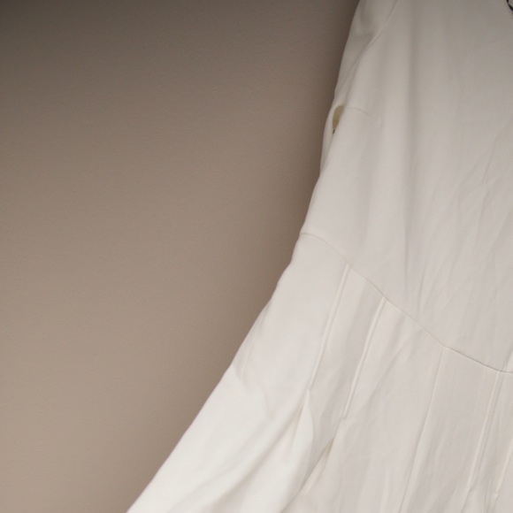 White jumper - Picture 3 of 6